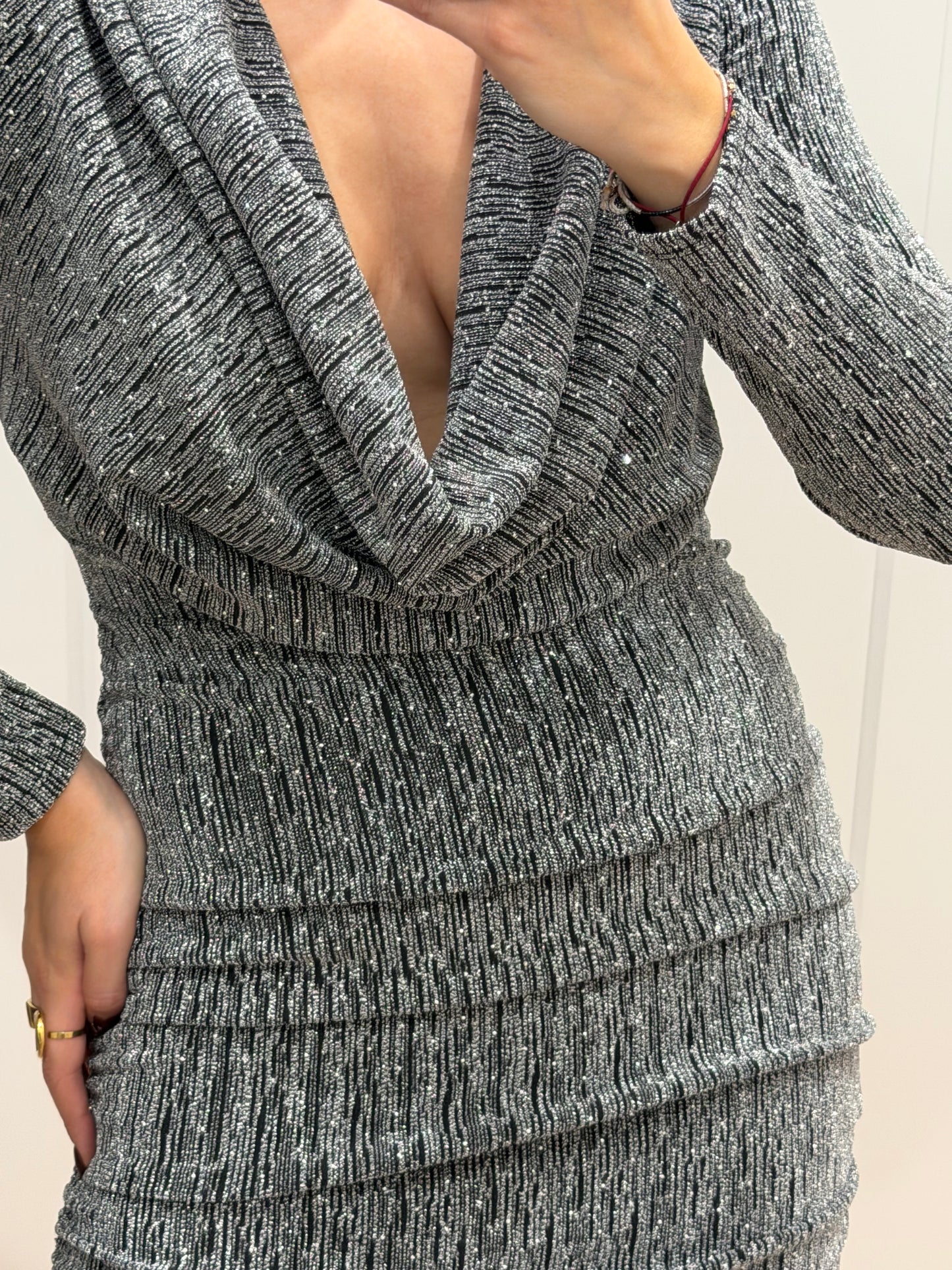 Vestido brillo cascada