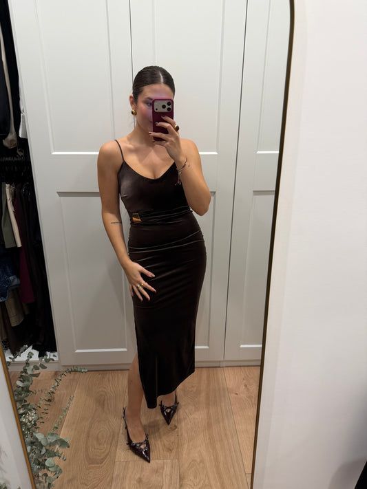 Vestido broche terciopelo