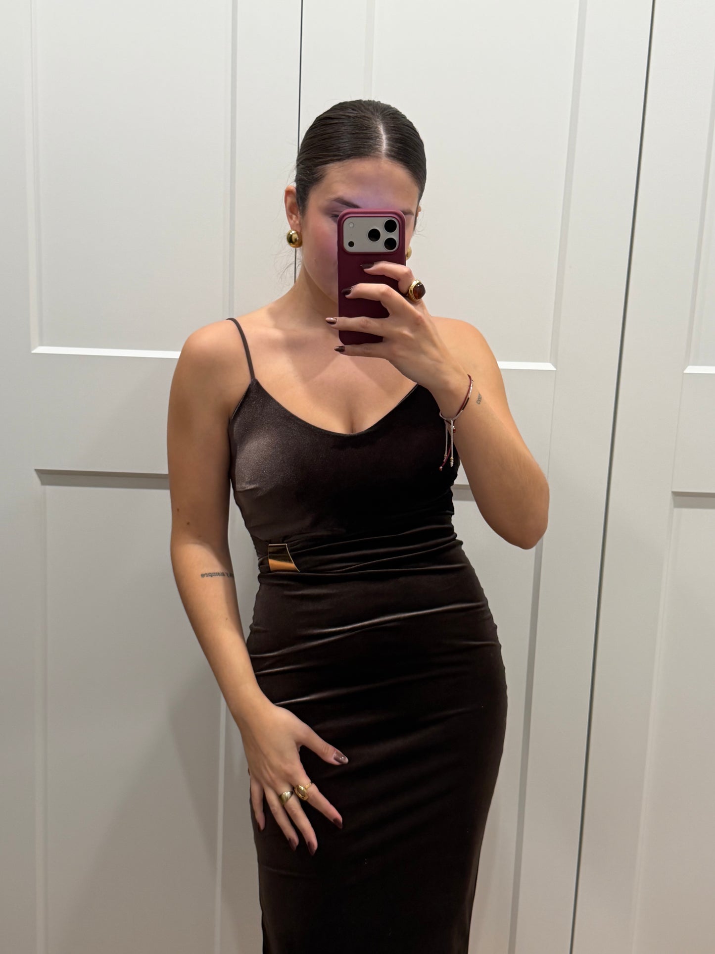 Vestido broche terciopelo